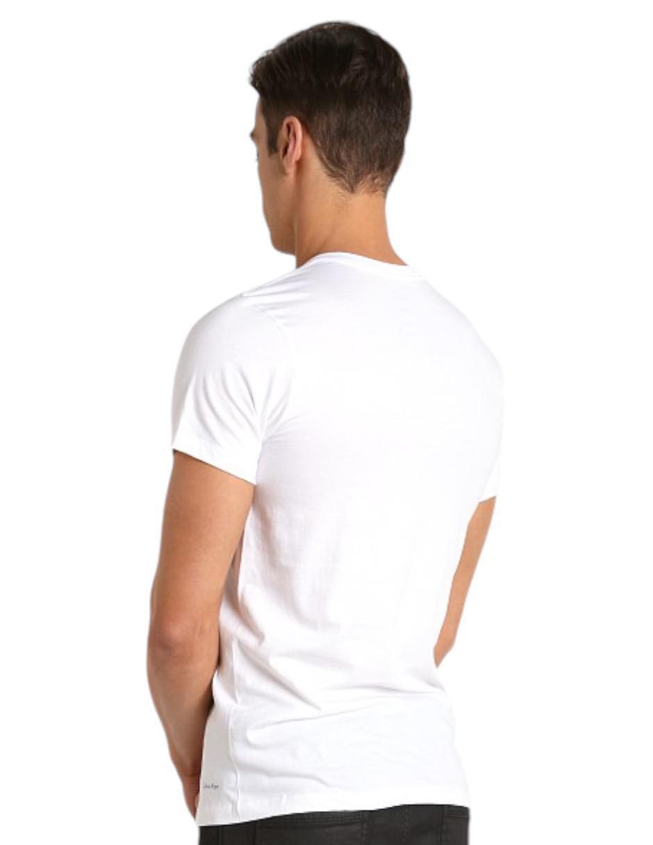 Set camiseta cuello V para hombre 2