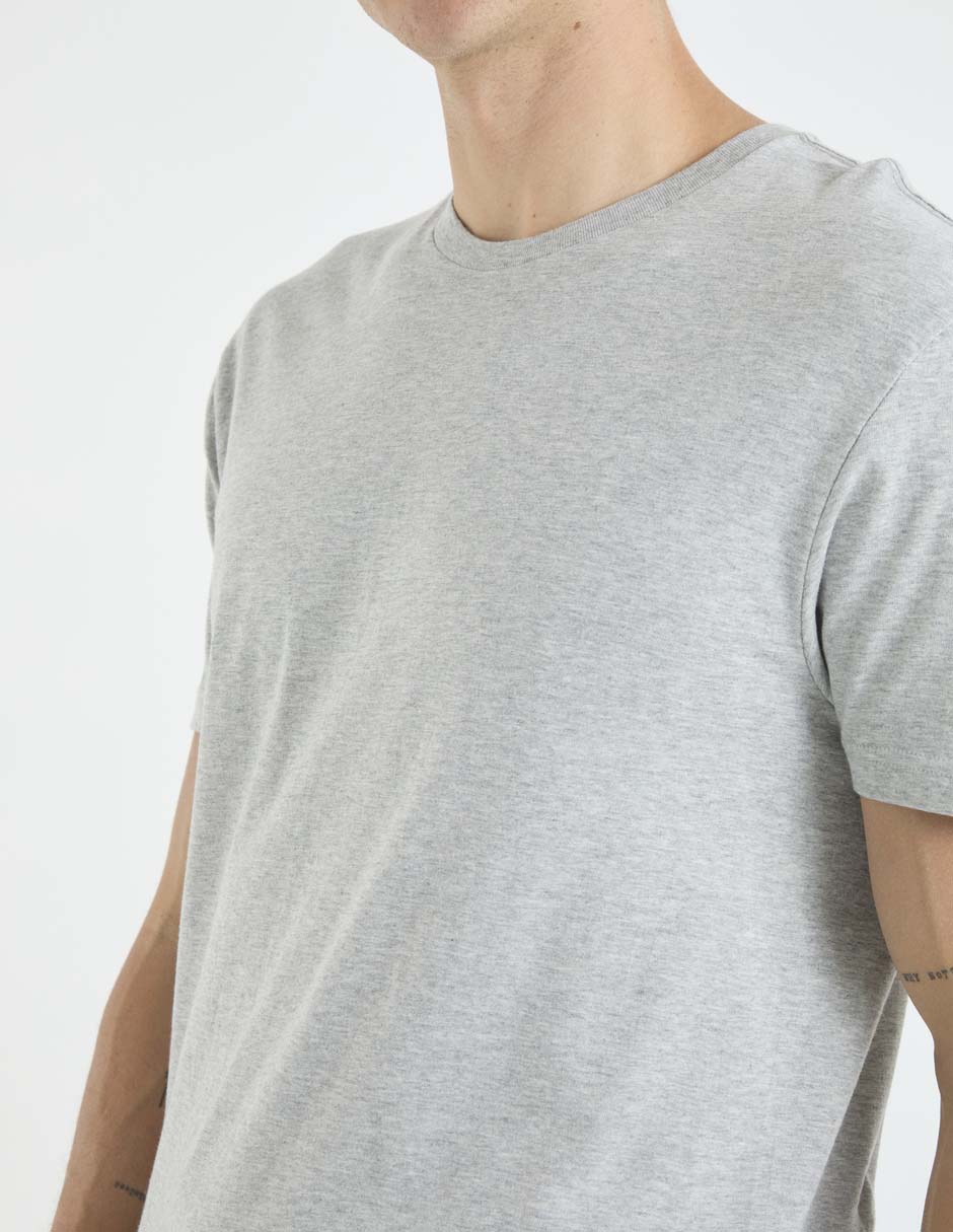 Set camiseta cuello redondo para hombre 4