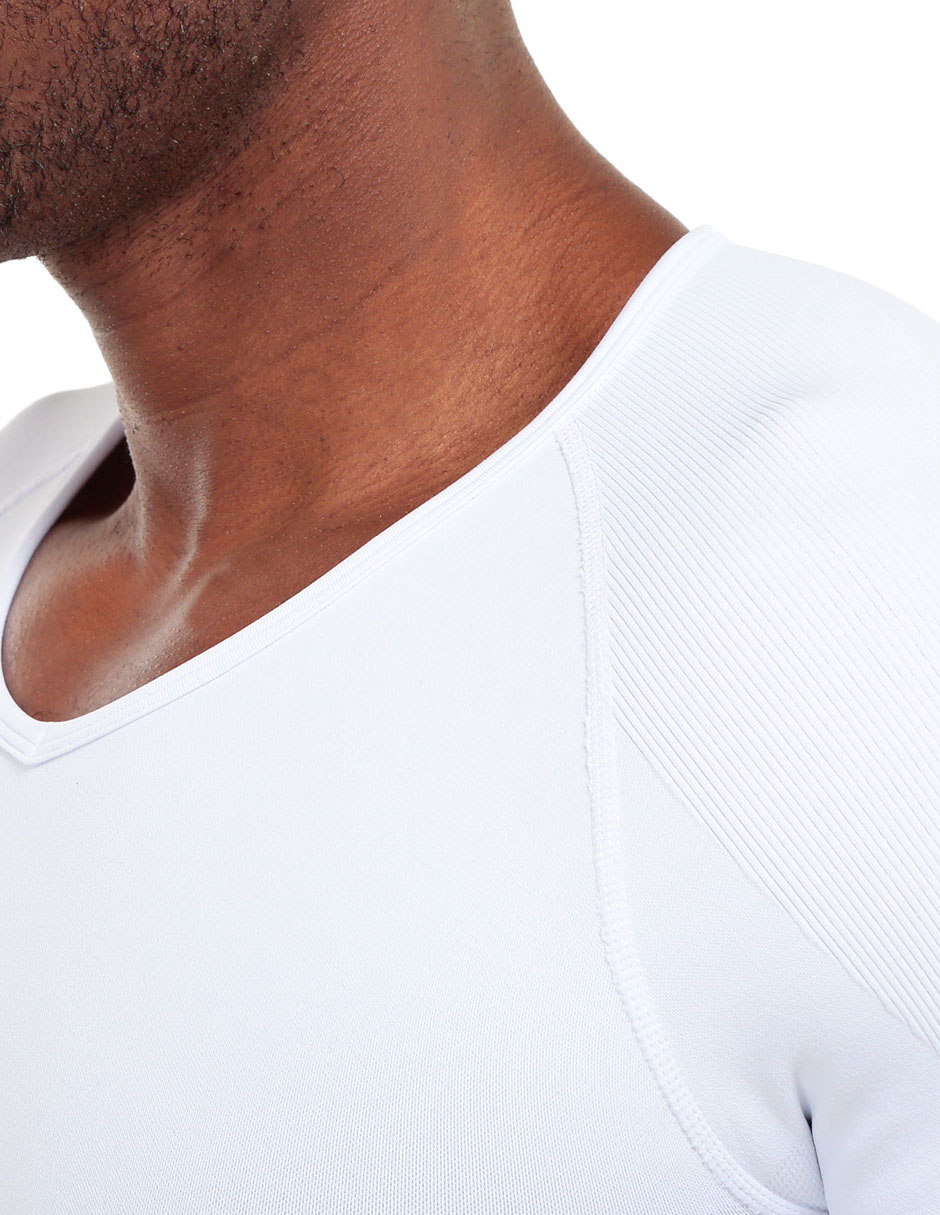 Camiseta cuello V para hombre 6